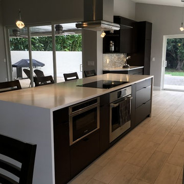 CONTEMPORARY KITCHEN
