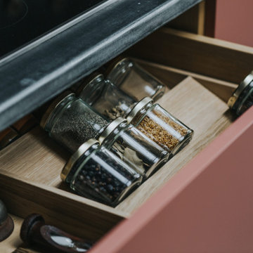 Contemporary Kitchen - Wellow