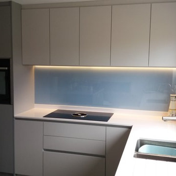 Contemporary Kitchen with Farrow & Ball colour splashbcak
