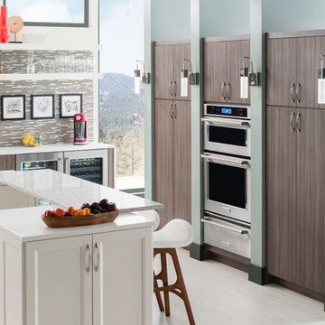 Contemporary Kitchen with Piper and Oakland Park Door Styles