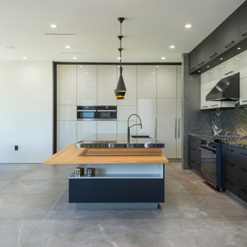 Contemporary Kitchen with Stunning Quartz Feature