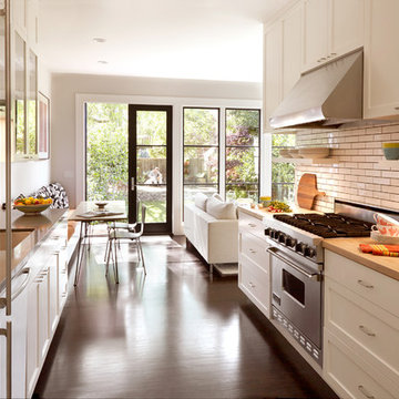 Contemporary Kitchen with White Oak Floor