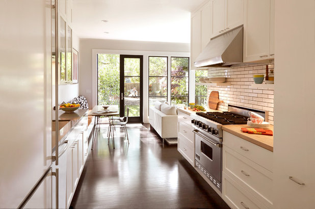 Contemporary Kitchen by Jeff King & Company