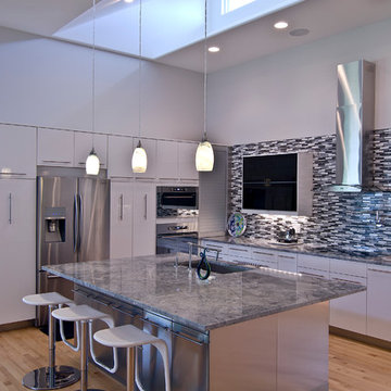 Contemporary Lakefront