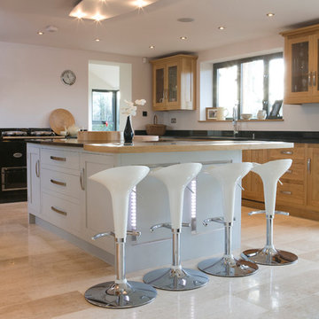 Contemporary Oak and Painted Kitchen