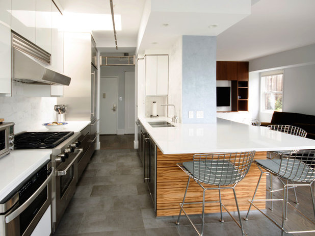 Contemporary Kitchen by Paula McDonald Design Build & Interiors