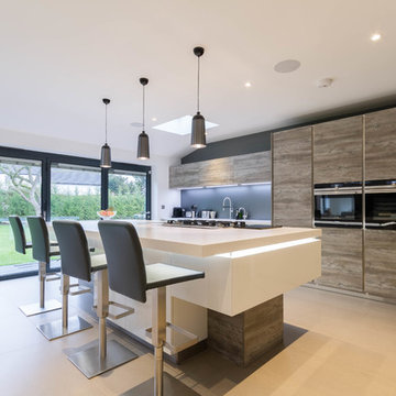Contemporary Open Plan Kitchen with Wood Finish