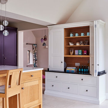 Contemporary painted & oak kitchen