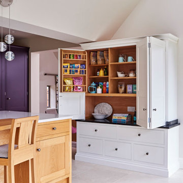 Contemporary painted & oak kitchen