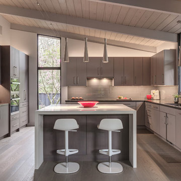 Contemporary Portola Valley Kitchen Designed by CJ Lowenthal