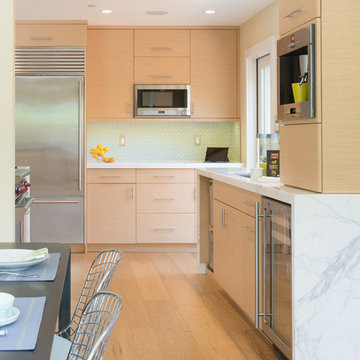 Contemporary Rift Cut White Oak Kitchen Cabinets