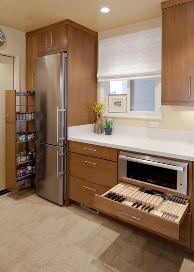 Contemporary Kök by Swanson Kitchens, Inc.