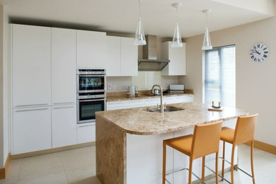 Contemporary Stylish Kitchen with Bespoke Storage
