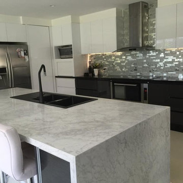 Contemporary White and Gray Marble