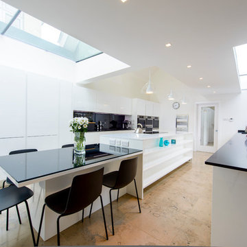 Contemporary White Gloss Kitchen in St Peter Port, Guernsey
