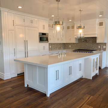 Contemporary White Kitchen — Lake Arrowhead, California