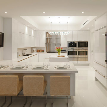 Contemporary with Phenomenal Art