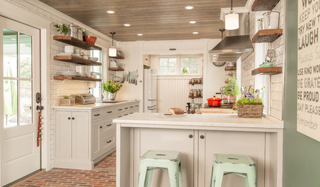 Renovated Kitchen Reclaims Historic Charm in an 1810 Farmhouse
