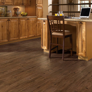 Traditional kitchen inspiration - Elegant vinyl floor kitchen photo in San Diego