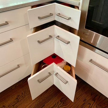 Corner drawers