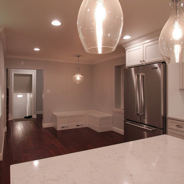 Corner Eat-In KItchen Nook