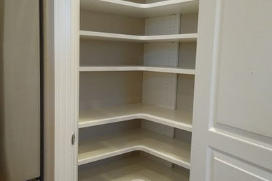 Corner pantry shelves