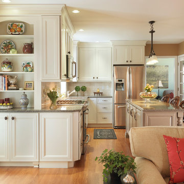 Cornerstone Gold Award Kitchen and Family Room
