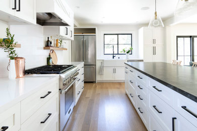 Example of a cottage kitchen design in San Francisco