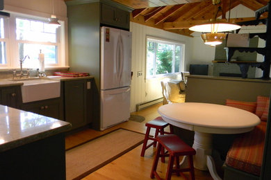 Kitchen - country kitchen idea in Portland Maine