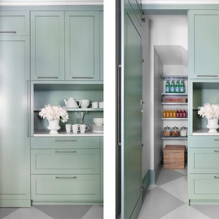 Immagine di una cucina minimal con ante verdi e ante in stile shaker