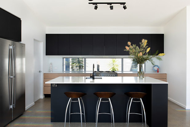 Contemporary Kitchen by David Baillie Architect