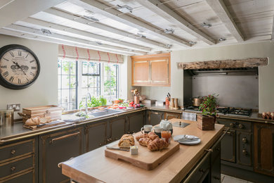 Inspiration for a rural kitchen in Surrey.