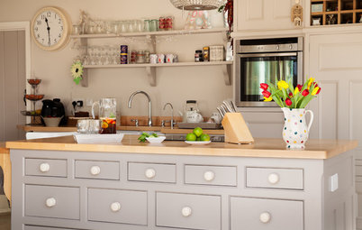 Kitchen of the Week: A Bright Country-style Kitchen Created on a Budget
