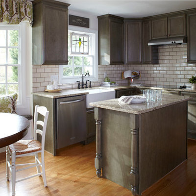 Example of a classic eat-in kitchen design in Atlanta with subway tile backsplash, a farmhouse sink and granite countertops