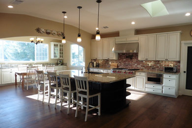 Example of a country kitchen design in Sacramento