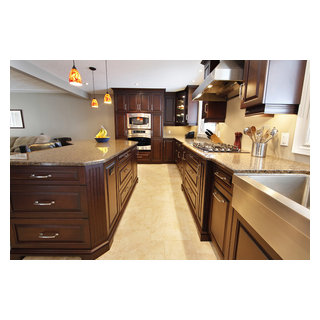 Country Squire Kitchen - Traditional - Kitchen - Toronto - by Schnarr ...