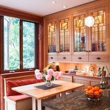 Living room with banquette