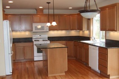 Kitchen - transitional kitchen idea in Seattle