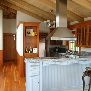 Craftsman Beach Cottage - Warm & Inviting Kitchen