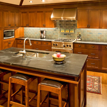 Craftsman Lake Home