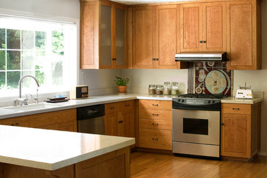 Trendy kitchen photo in Portland