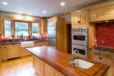 Kitchen - craftsman kitchen idea in San Francisco