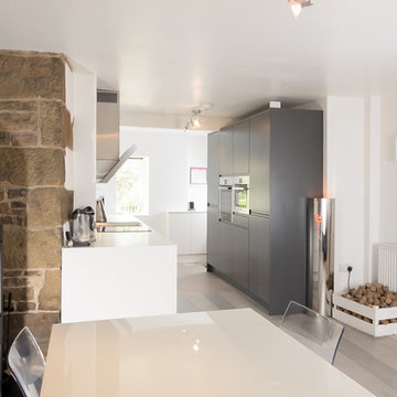 Create a timeless kitchen with a mix of traditional and modern design features J