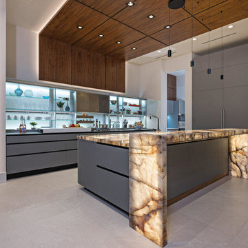 Cristallo Quarztite Backlit Countertop
