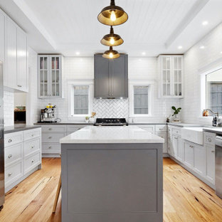 This is an example of a transitional kitchen in Melbourne.