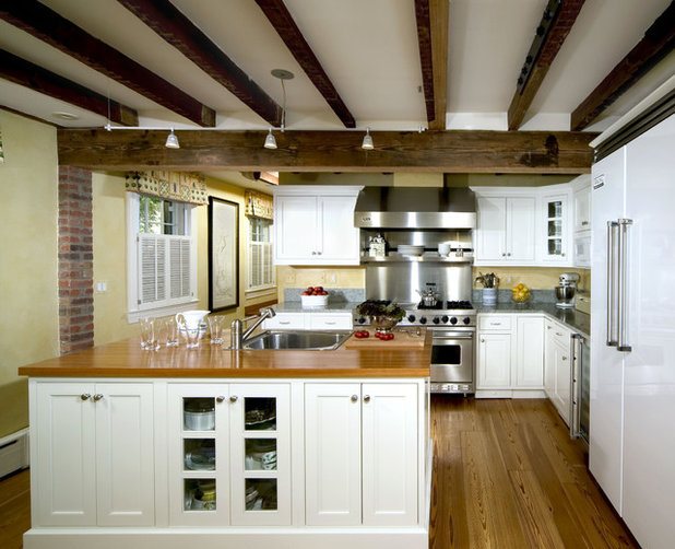 Traditional Kitchen by Kleppinger Design Group, Inc.