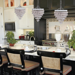 Kitchen ideas - Kitchen photo in New York