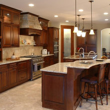 Traditional Kitchen by Otero Signature Homes