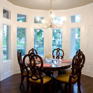 Custom Colonial Cottage