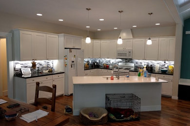 Kitchen - transitional kitchen idea in Seattle